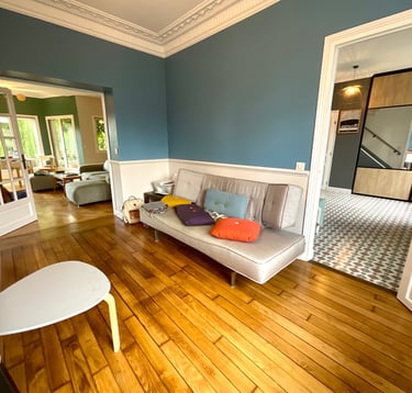 Rénovation séjour, vitrification parquet, moulures, maison ancienne, meulière, Lagny-sur-Marne