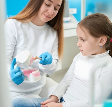 Clínica especializada em odontopediatria e cuidados dentários infantis em Setúbal.