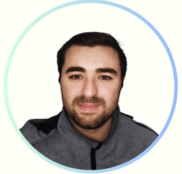 Enzo Sanchez gerant de la société nettoyage au carre a valenciennes spécialiste du nettoyage de sols et vitres
