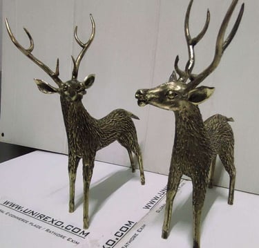 "Decorative brass sculpture featuring two graceful deer-Crafted for global buyers"