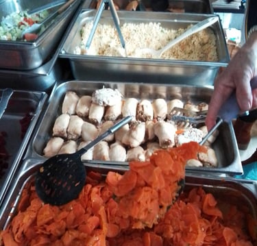 Nous redistribuons les denrées récupérées aux personnes dans le besoin.