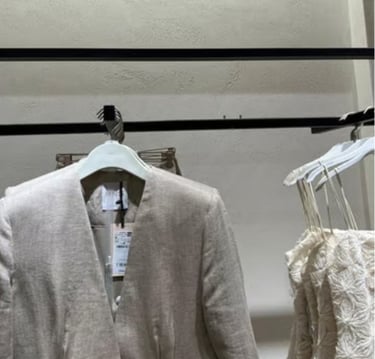 Application of micro cement in a clothing shop.