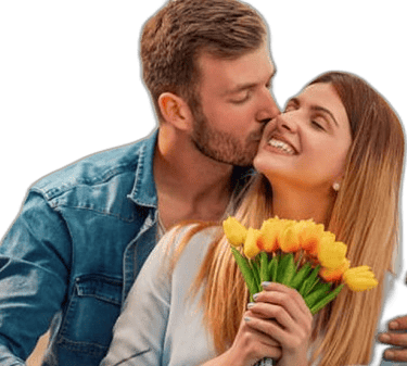 Pareja abrazada feliz sonriendo 