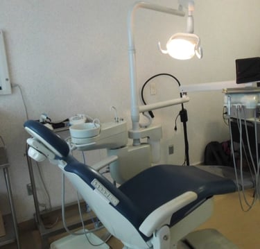 unidad dental en consultorio en mantenimiento