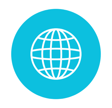 Ícono blanco de globo terráqueo sobre fondo azul que simboliza la inclusión financiera global