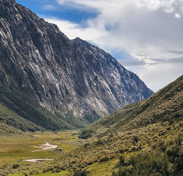 Laguna Tullpacocha hike, Huaraz, Peru, South America