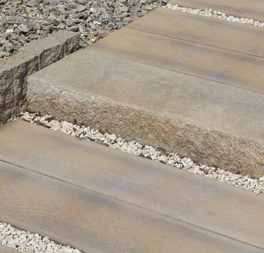 Betoniniai spalvoti laiptai