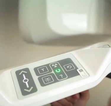 una imagen del panel tactil del aparato de rayos 3d dental