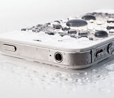 desoxydation suite à un téléphone tombé dans l'eau