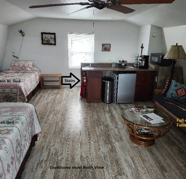 Windy Mane Ranch Bunkhouse studio bedroom area