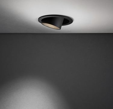 Foco empotrable LIAM giratorio de techo negro, con luz direccional ajustable