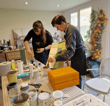Beginner upcycling class in Exeter – Absolutely Mintage workshop