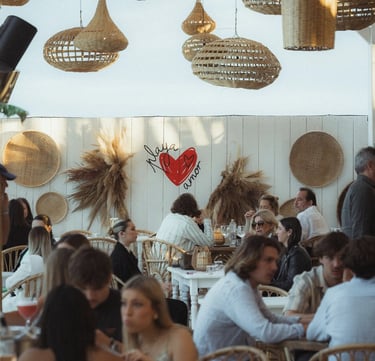 Terrasse du restaurant Playa Amor avec vue panoramique sur la mer
