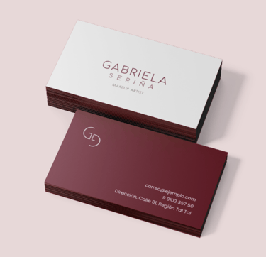 Muestra una tarjetas de presentación de una marca desarrollada