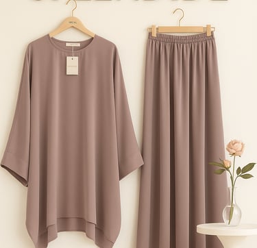 Ensemble Haut large 3/4 avec jupe simple.