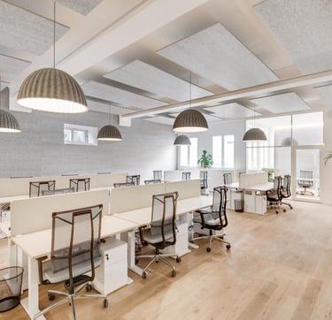 Bureau open space moderne avec tables blanches et chaises ergonomiques - nettoyage professionnel 