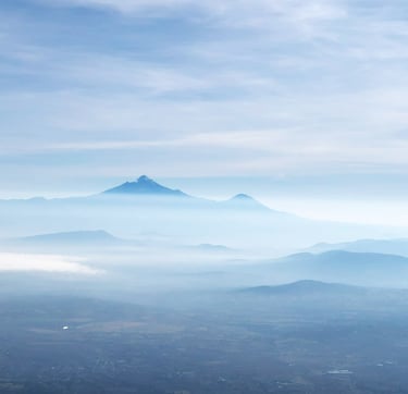 Pico de Orizaba (Citlaltépetl) seen from La Malinche (Matlalcuéyatl), Tlaxcala, Mexico