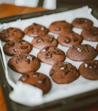 3-ingredient-no-bake-chocolate-chip-cookies