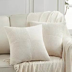 White Cotton Throw Pillows – Cozy Minimalist Cushions for Soft, Calm Living Room Texture