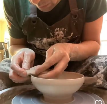 Making a ceramic bowl