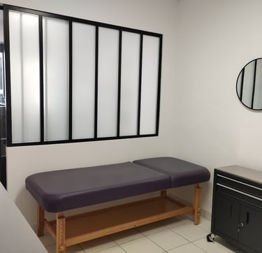 intérieur zakura body piercing pau