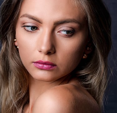a woman with a pink lipstick and a pink lip