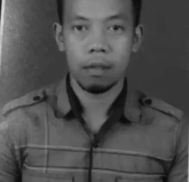 Asep Bejo (owner dayanapool) pendiri dayanapool ahli instalasi, kontruksi, perawatan kolam renang.