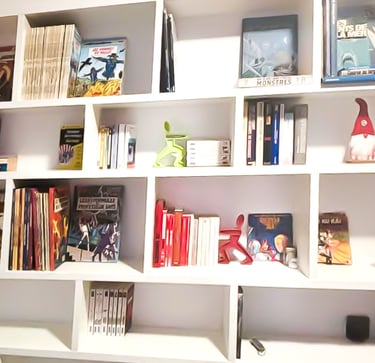 Bibliothèque Shelfi – Levallois-Perret – rendu chaleureux et moderne