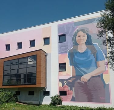 a mural in Bruz