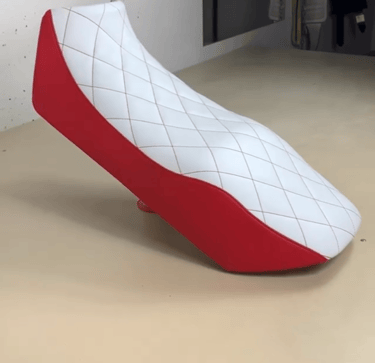 selle losange rouge blanc