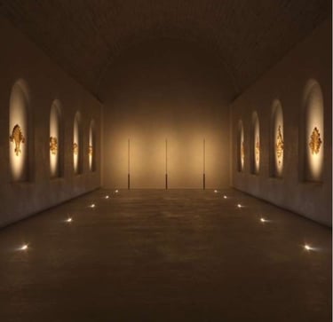 Lámparas de pared CRONEK Linea en pasillo largo, creando iluminación ambiental cálida