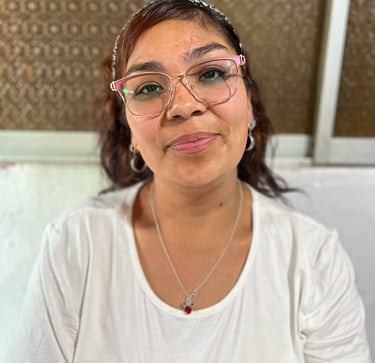 madre de artista marcial en escuela de karate en chile 