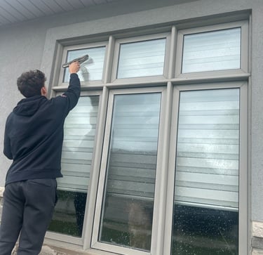 me cleaning windows in lasalle ontario