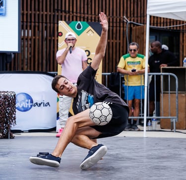Benoit Bergasse qui gagne la compétition de foot freestyle à Montpellier