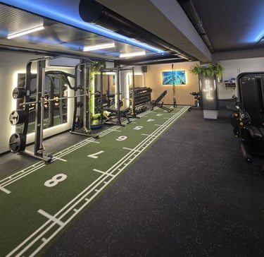 Functional training area, Μηχανήματα δύναμης & Ελεύθερα βάρη σε μικρά groups