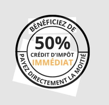 Logo circulaire annonçant 50% de crédit d'impôt immédiat pour payer directement la moitié.