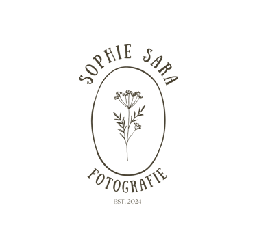 Das ist mein Logo in dünkler und gut lesbar eine Blume mit meinem Namen  Sophie Sara Fotografie Wiener Neustadt