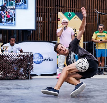 Benoit Bergasse qui gagne la compétition de foot freestyle à Montpellier
