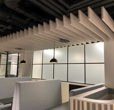 Akustinės sienų ir lubų panelės – triukšmo mažinimas ir modernus dizainas DECOSONA