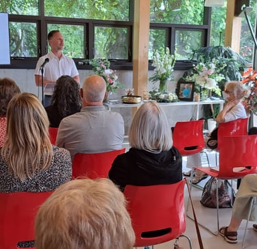 Cérémonie funéraire personnalisée et humaine chez Célébra