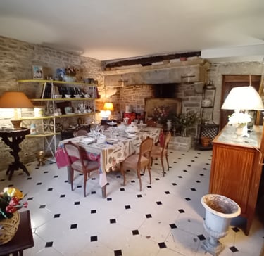 30 m2 réservés aux ateliers créatifs Salon Antic et Thé à Quingey