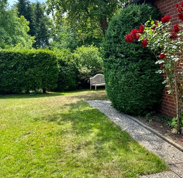 eingangsbereich-fewo1-mit-blick-garten-