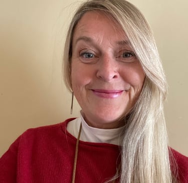 A photograph of Dr Siobhan henley smiling