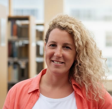 Portrait professionnel de Yoyo Chirkes, professeure d’espagnol et tutrice scolaire à Genève