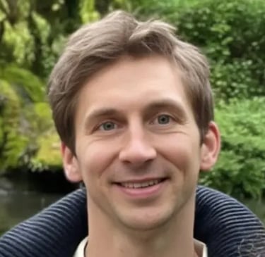 Portrait of Apart’Moment CEO, corporate accommodation company leader