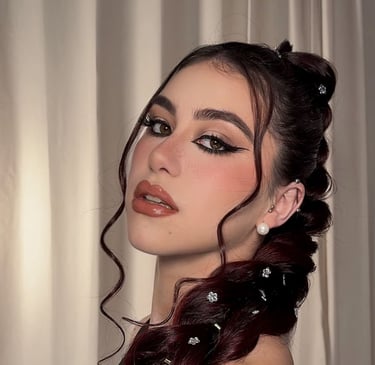 Maquillaje de noche elegante para celebración en Valencia