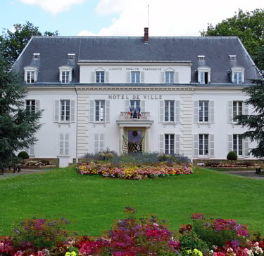 Hôtel de ville ancien château Pontault-Combault, France