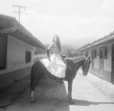 Portada del disco CORRE Y SUELTA A LOS PERROS.