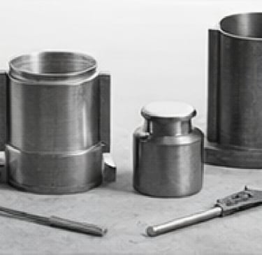 Accesorios y repuestos para ensayos de suelos y hormigón.