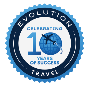 Logo Evolution Travel celebrando 10 años